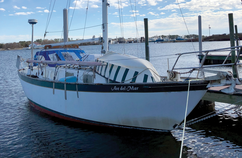 sailboat Ave del Mar 