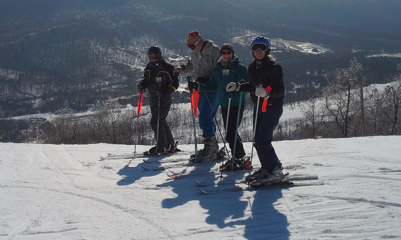 Club Crabtowne skiers at Whitetail.